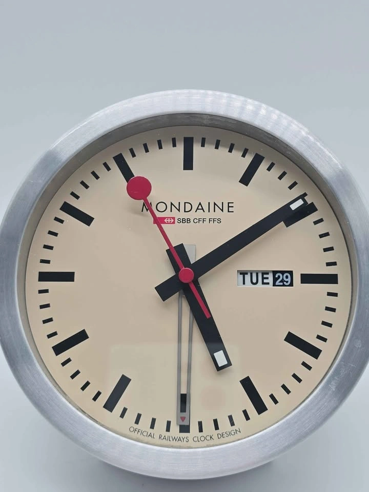 Mondaine Official Swiss Railways Desk Clock - photo 2