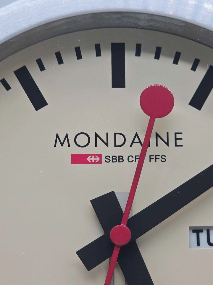 Mondaine Official Swiss Railways Desk Clock - photo 3