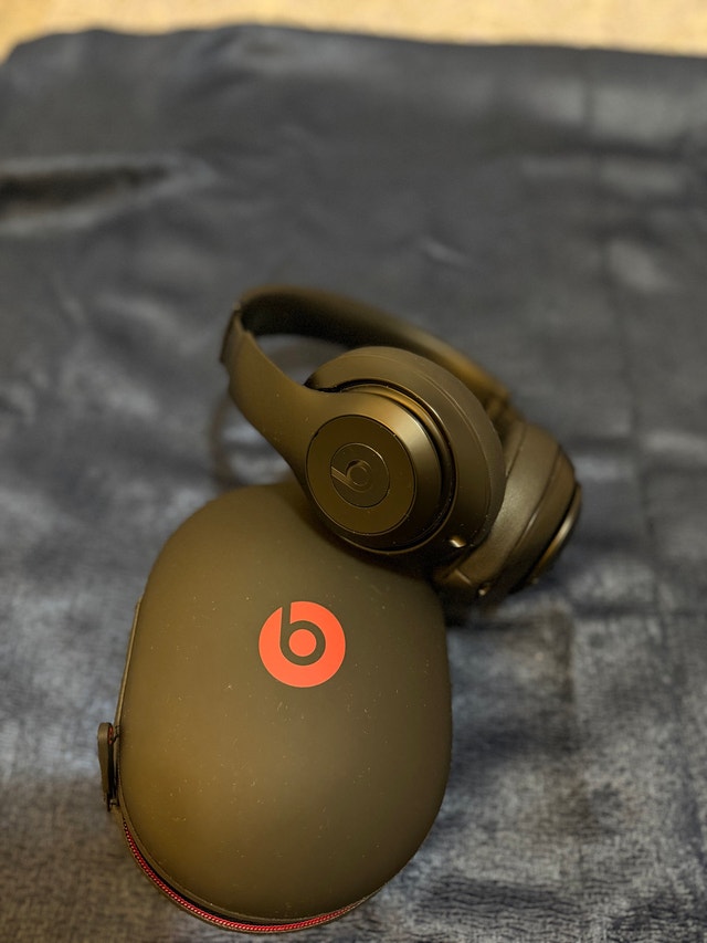 Beats Studio3 Wireless Headphones – Black