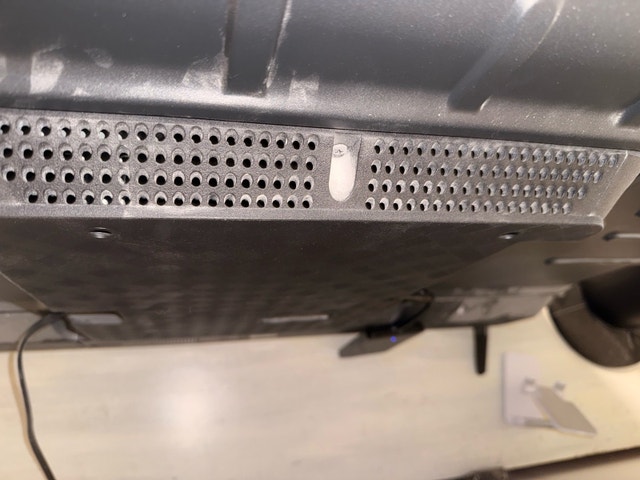 Hisense 43 inch TV - photo 2
