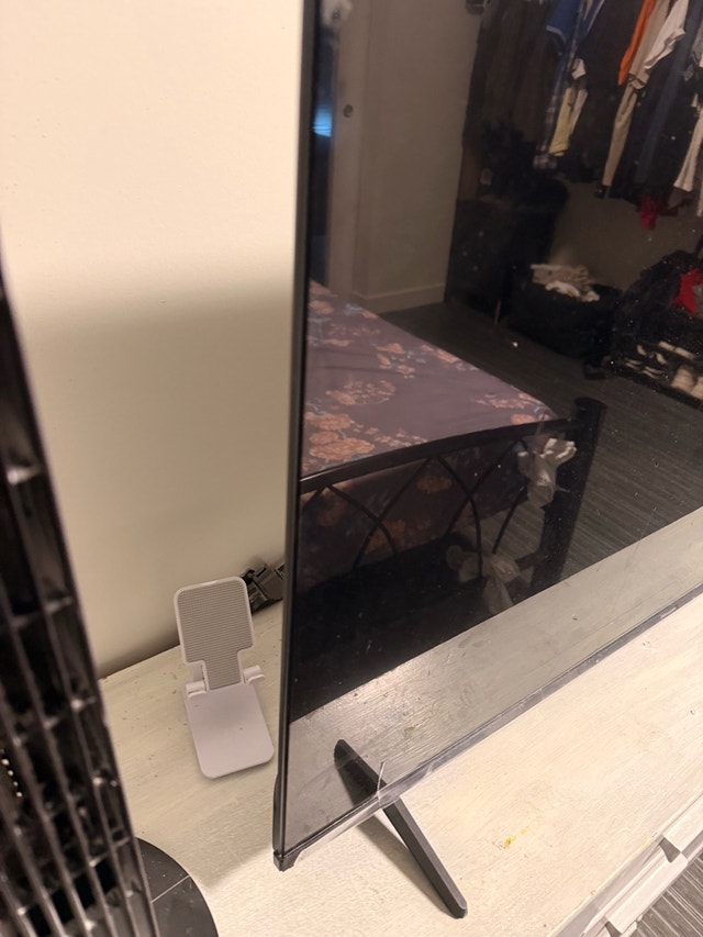 Hisense 43 inch TV - photo 3