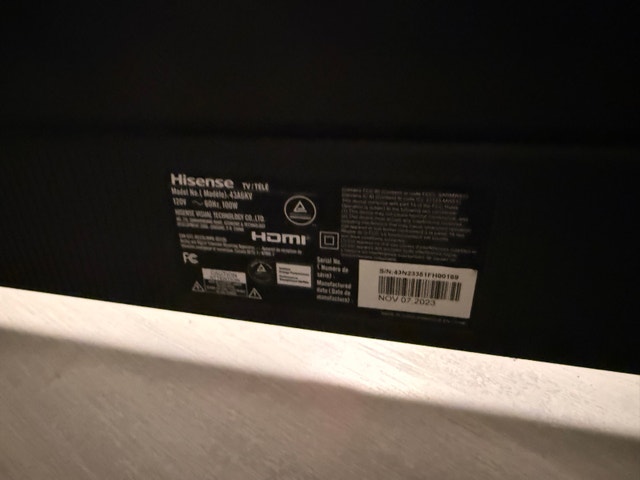 Hisense 43 inch TV - photo 4