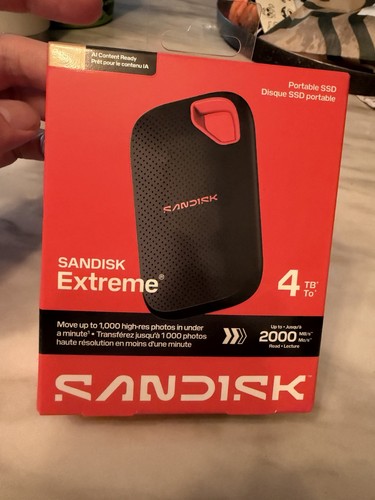 SANDISK 4TB Extreme Portable SSD - new