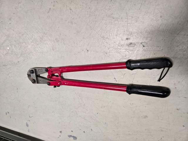 24-Inch Heavy Duty Bolt Cutter + Galvanized Steel Chain Bundle