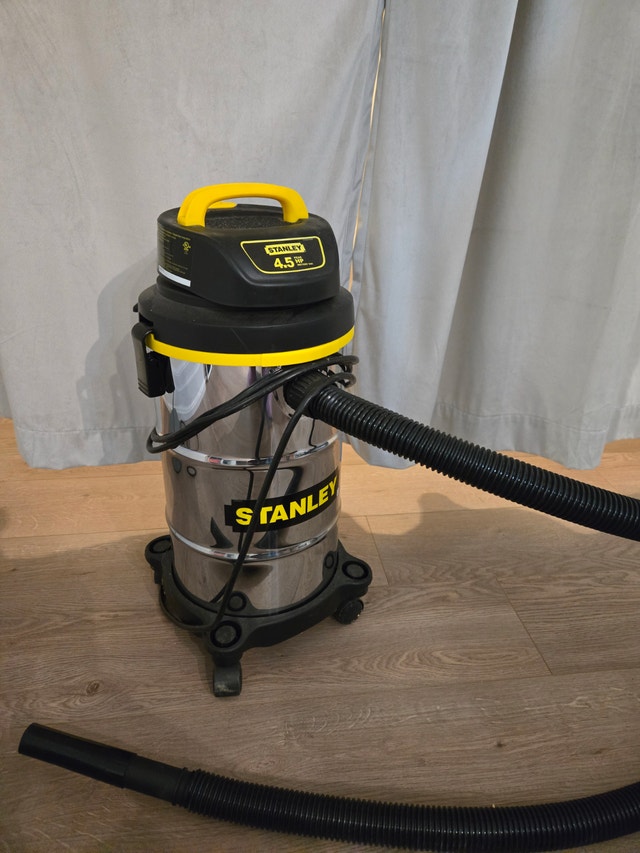 Stanley 4.5 HP Stainless Steel Wet/Dry Shop Vac
