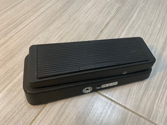DUNLOP ORIGINAL CRYBABY WAH WAH PEDAL - photo 2