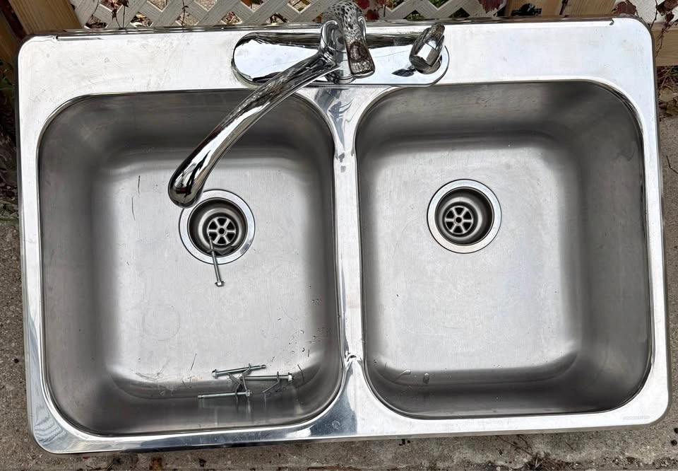 Stainless Steel Double Kitchen Sink with Faucet - 31.5" x 20.5"