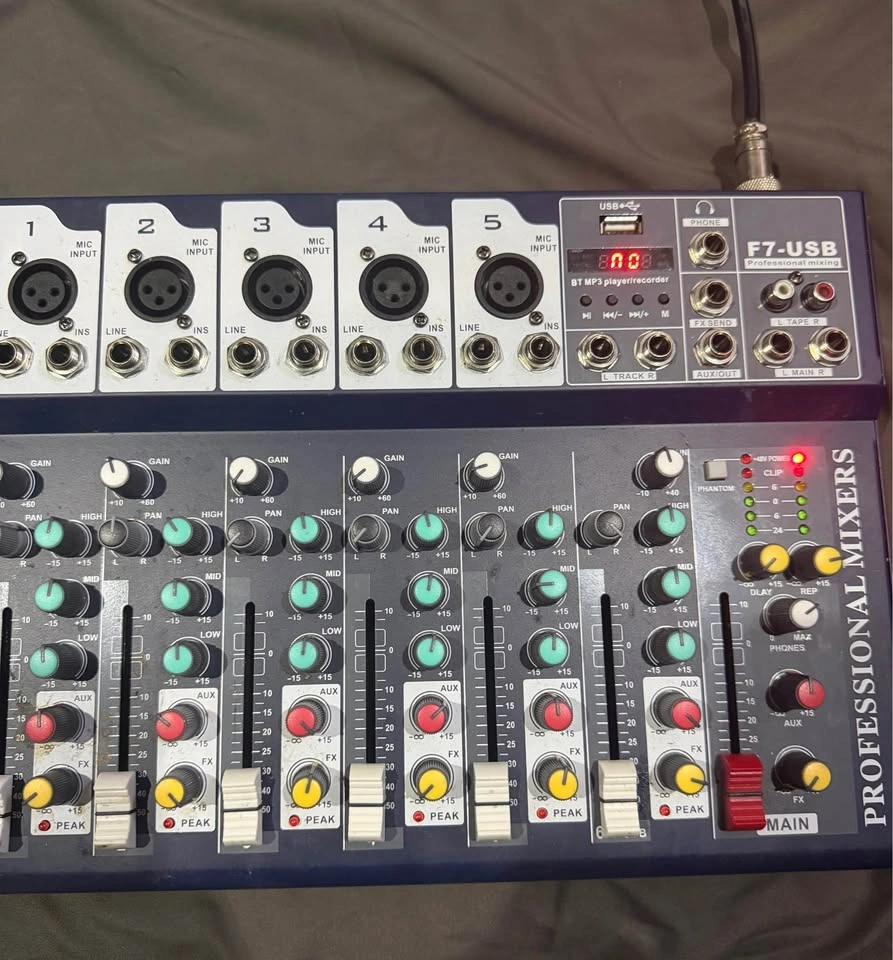 F7 USB Professional Mixer - photo 2