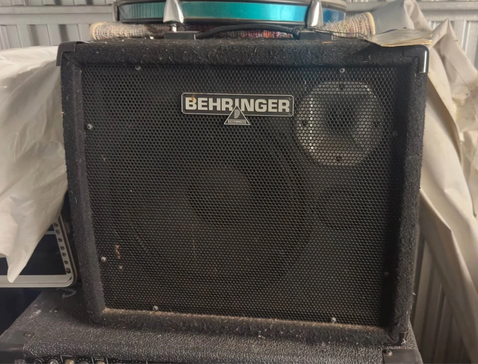 Peavey KB 300, TNT 150, Roland KC, and Behringer Amplifiers - photo 4