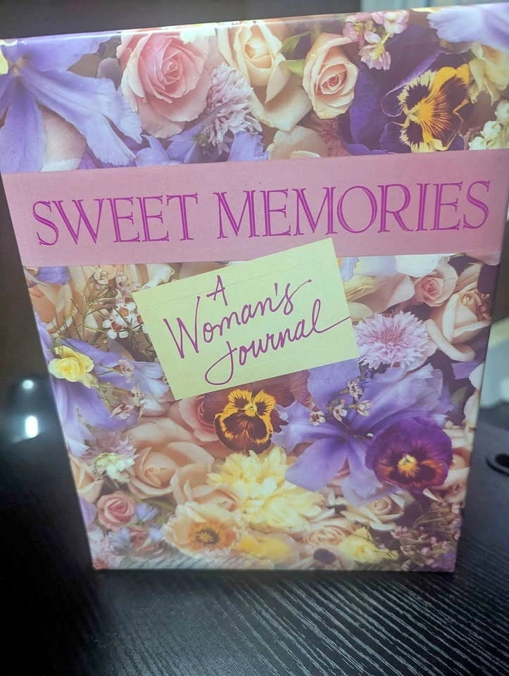 Sweet Memories – A Woman's Journal (Floral Hardcover)