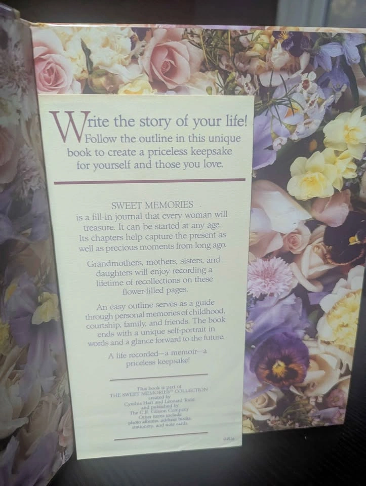 Sweet Memories – A Woman's Journal (Floral Hardcover) - photo 3