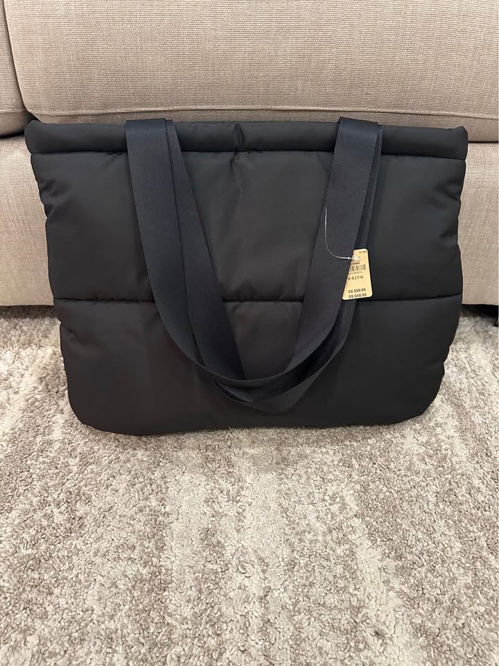 VS Pink Puffer Duffle Bag - BNWT - photo 2
