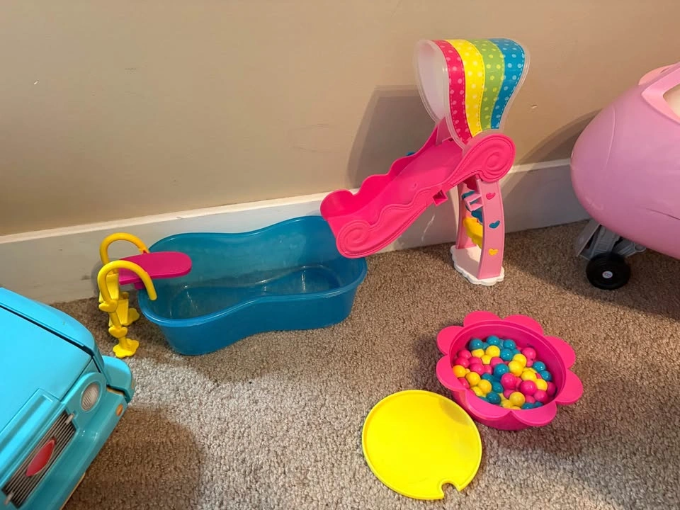 Barbie Playsets/Vehicles/Doll - photo 4