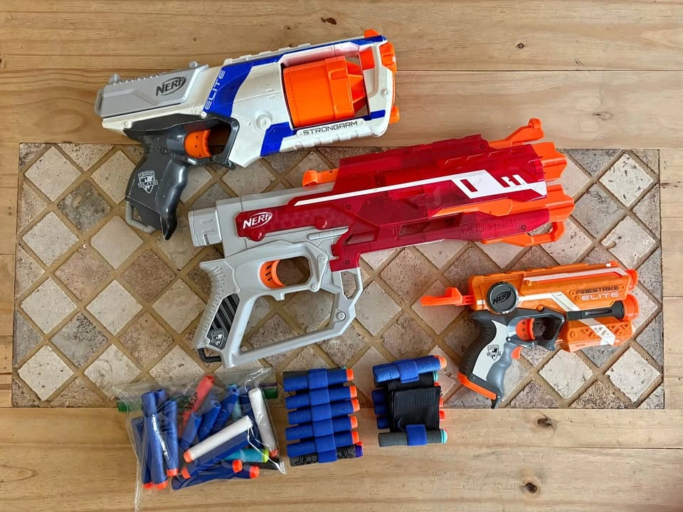Nerf Guns w/Darts