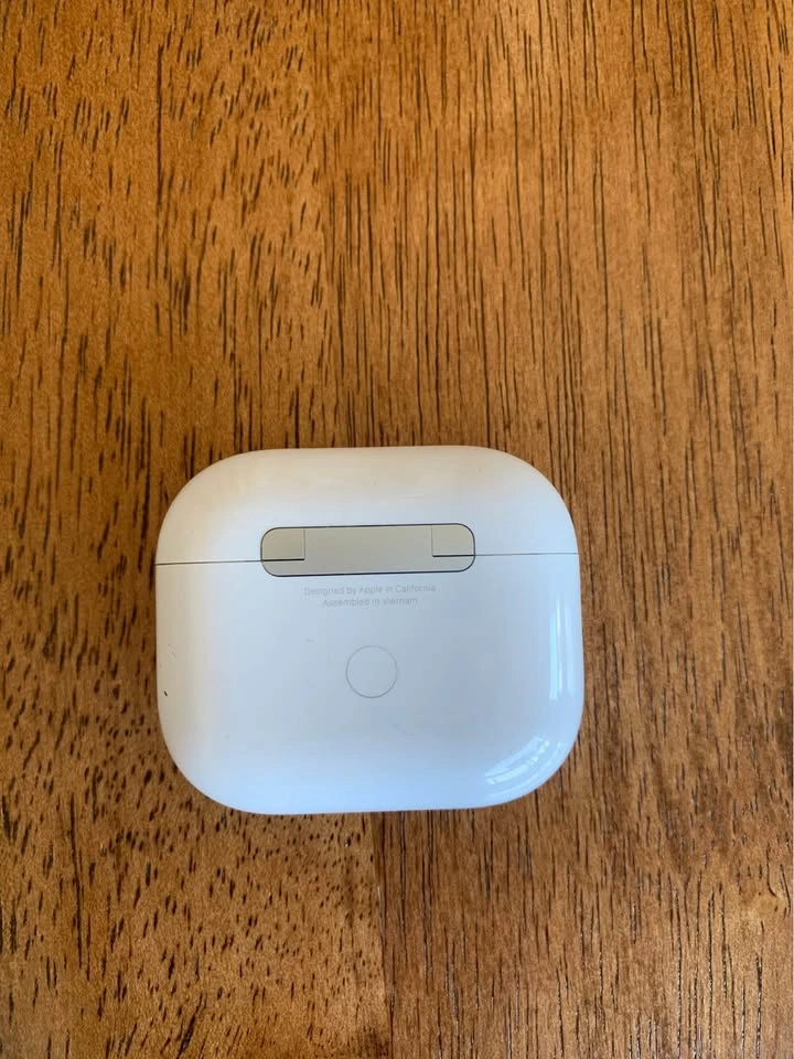 AirPods GEN 3 with case - photo 3