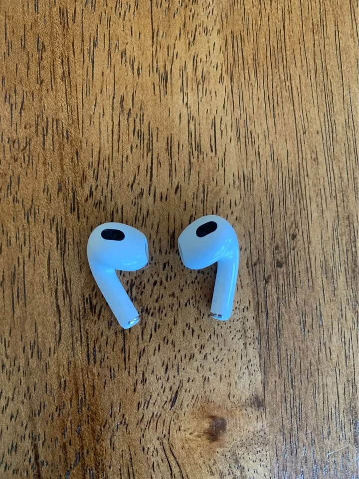 AirPods GEN 3 with case - photo 4