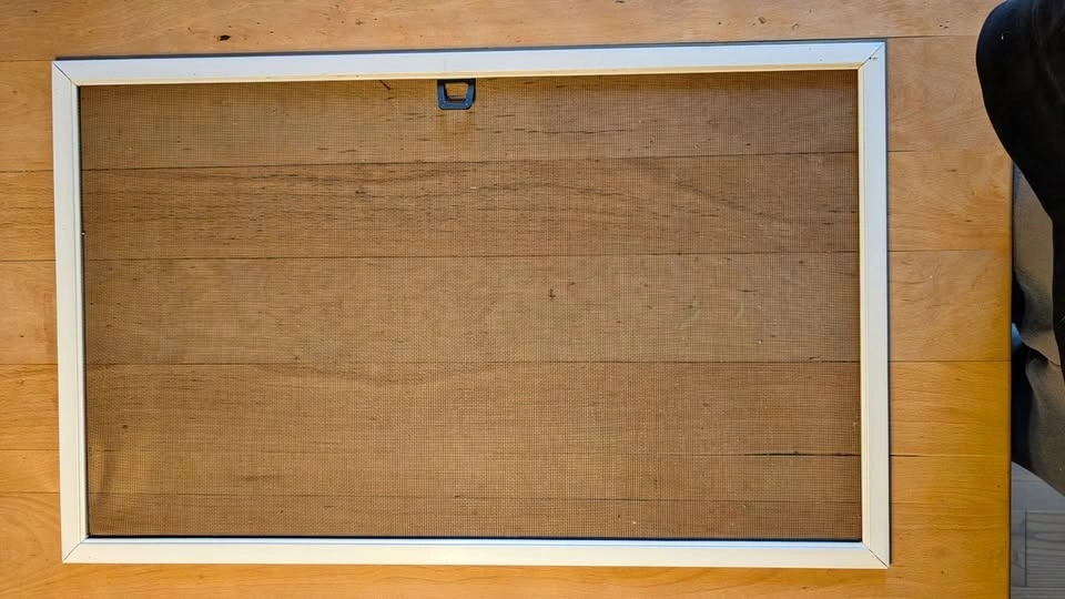 White Aluminum Window Screen - 15 3/4" x 25 1/4"
