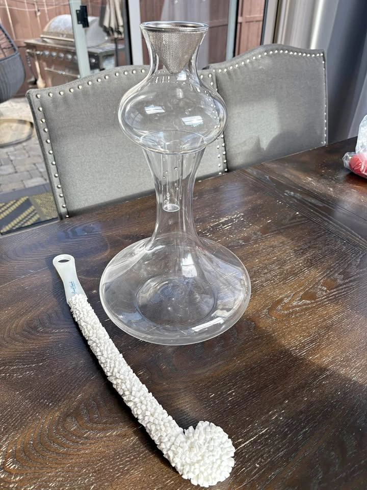 Glass Wine Decanter w/Aerator