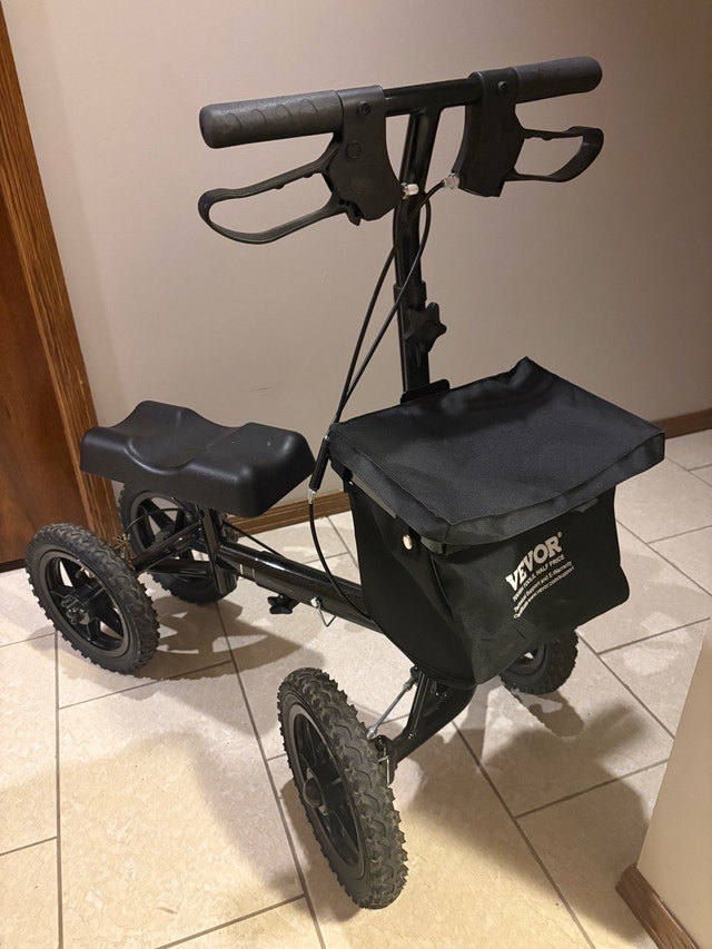 Folding knee scooter with all terrain tires - photo 3