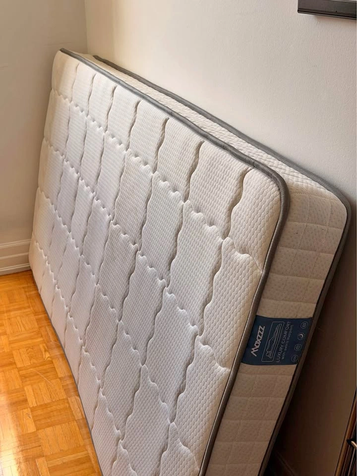 Moxzzz Mattress - Great Condition