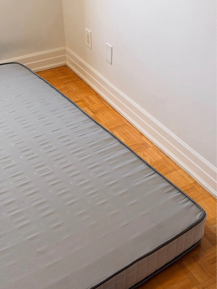 Moxzzz Mattress - Great Condition - photo 2