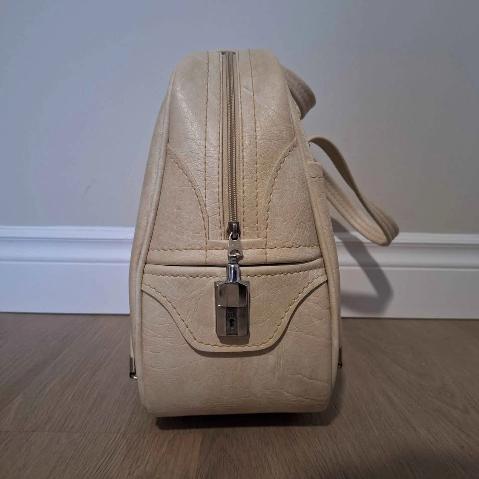 Vintage 1970s Dionite Overnight Bag - photo 4