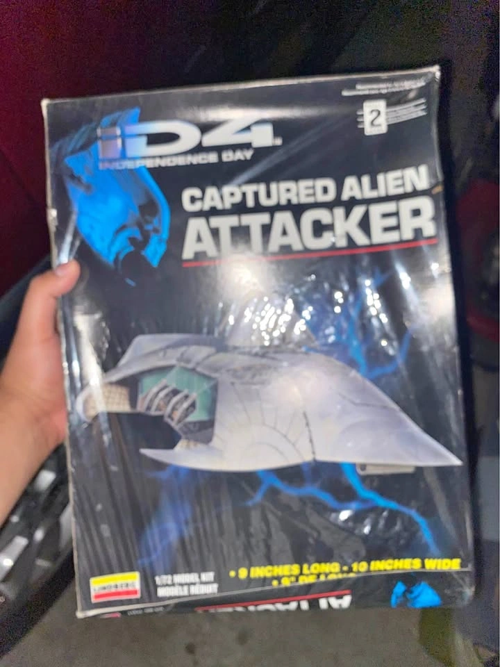 Lindberg Independence Day Captured Alien Attacker Model Kit