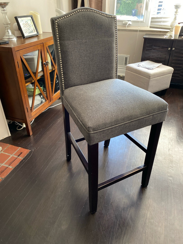 bar stool