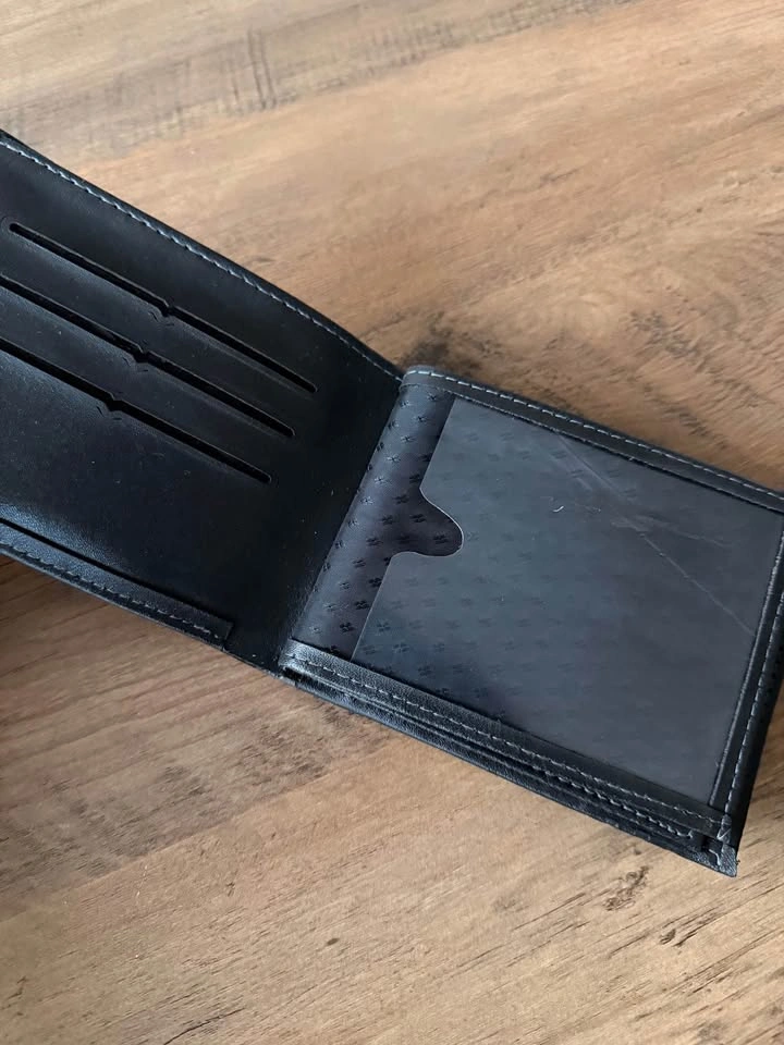 Black Bifold Wallet — Like New - photo 3