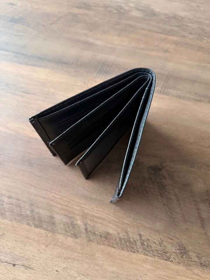 Black Bifold Wallet — Like New - photo 5