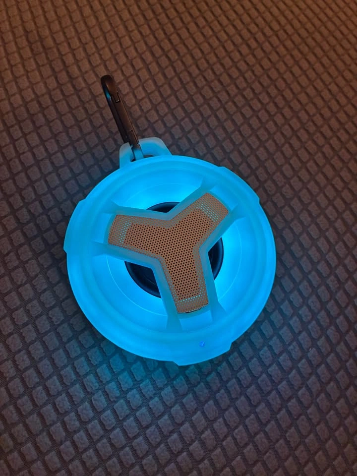 Waterproof portable speaker with LED light - photo 2