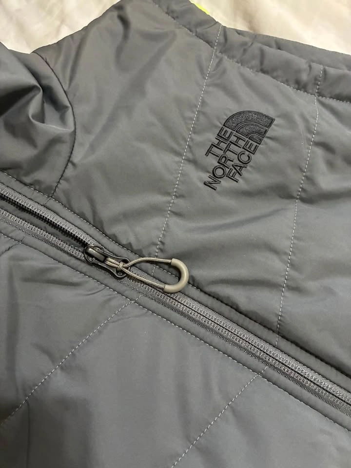 North face women’s vest size S - photo 4