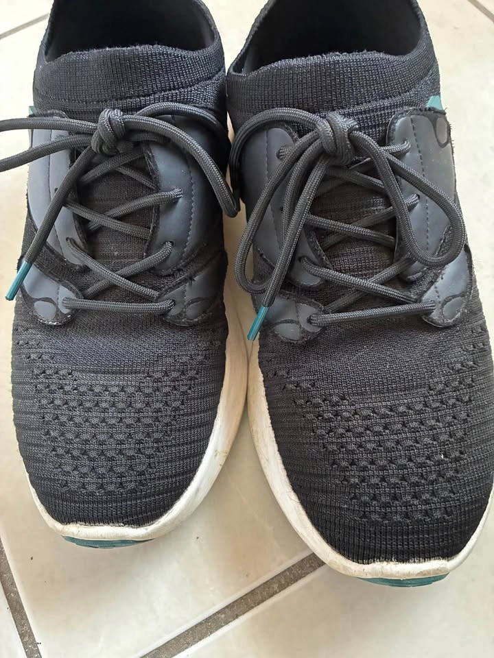 Vessi 100% waterproof shoes size 9 - photo 2
