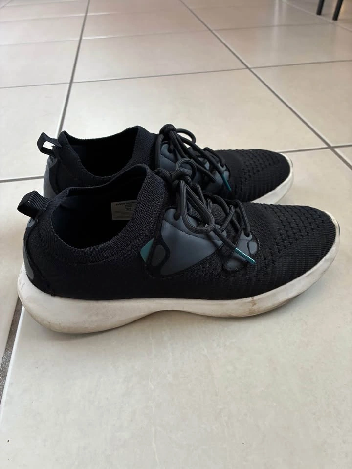 Vessi 100% waterproof shoes size 9 - photo 3