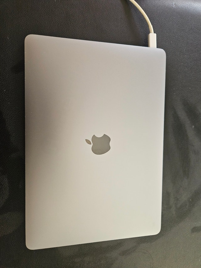 MacBook Air 13.3" Retina – Intel Core i5 – $150 Firm - photo 2