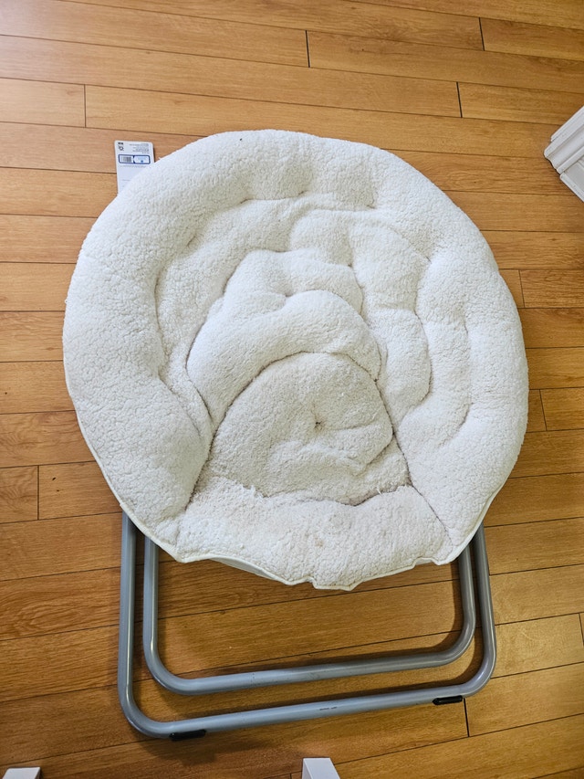 Mainstays Oversized Saucer Chair – $15 - photo 2