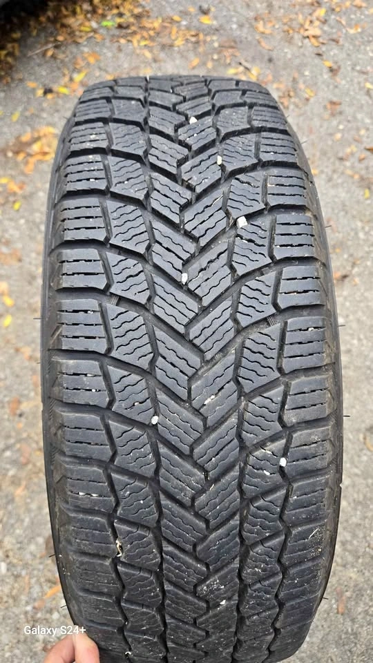 Michelin X-Ice Snow - 195/65 R15 Winter Tires on Steel Rim