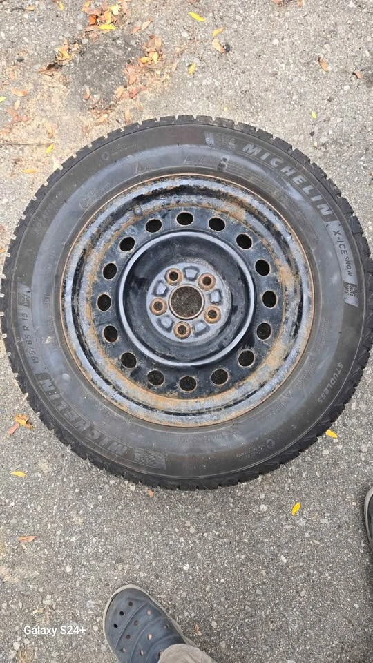 Michelin X-Ice Snow - 195/65 R15 Winter Tires on Steel Rim - photo 2
