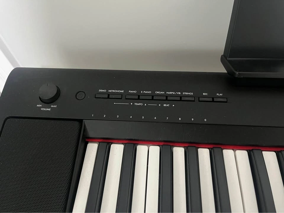 Brand New Yamaha NP-15 Piano Keyboard 61 Keys Bundle - photo 3