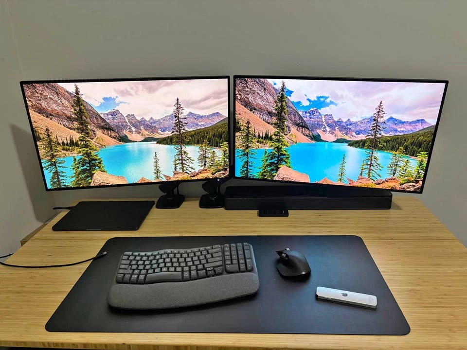 Dell UltraSharp 27” Dual Monitor Setup – 120Hz | Thunderbolt 4