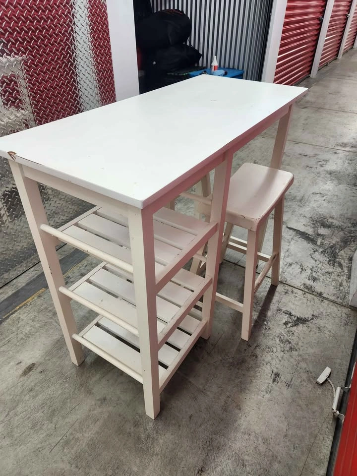 🇨🇦  Counter Height Dining Set / Bar Table and 2 Stools - photo 3