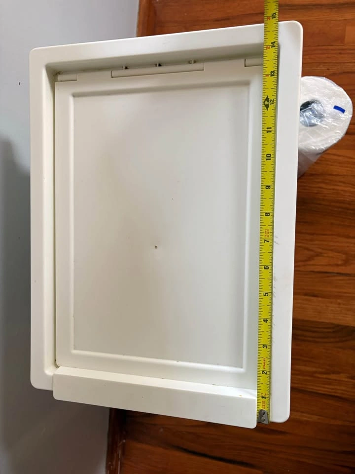 Medium/Large ish trash bin - photo 2
