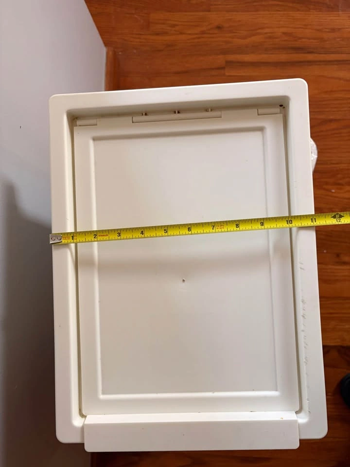 Medium/Large ish trash bin - photo 3