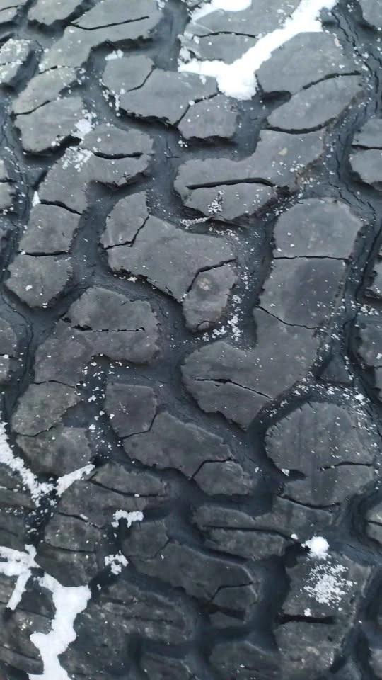 4 275/60/R20 GOODRICH ALL TERRAIN TIRES $180 Total - photo 2