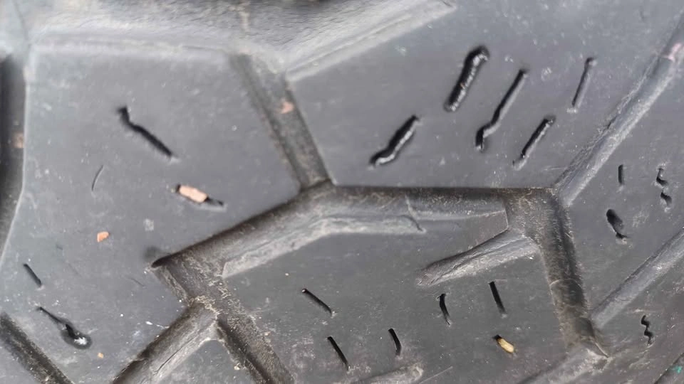 4 Winter 265/70/R16 Tires $150 TOTAL - photo 2