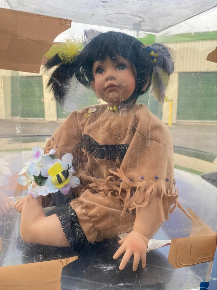 Paradise Galleries Collectible Porcelain Doll with Case - photo 2