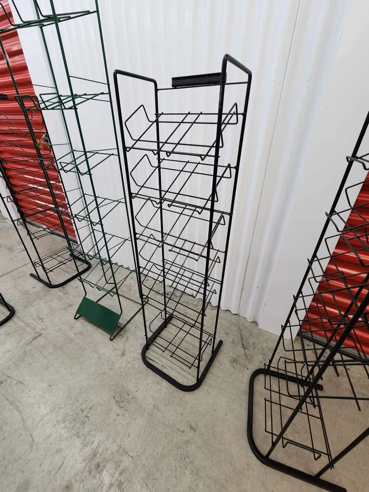 🇨🇦  Lot of 5 Metal Wire Retail Display Racks - photo 3