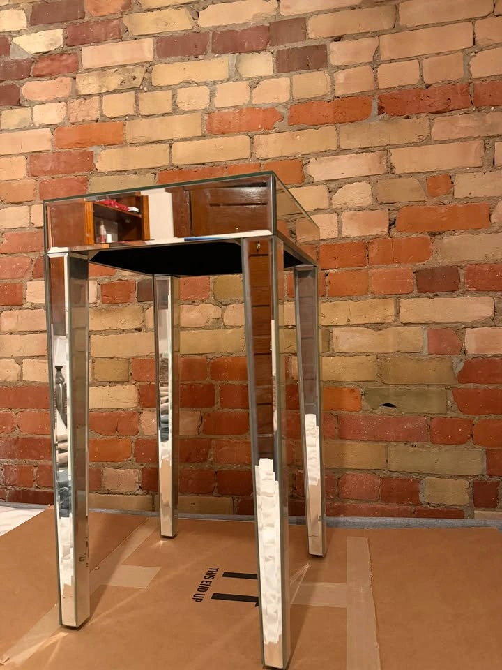 Glass Mirrored Side Table - photo 3
