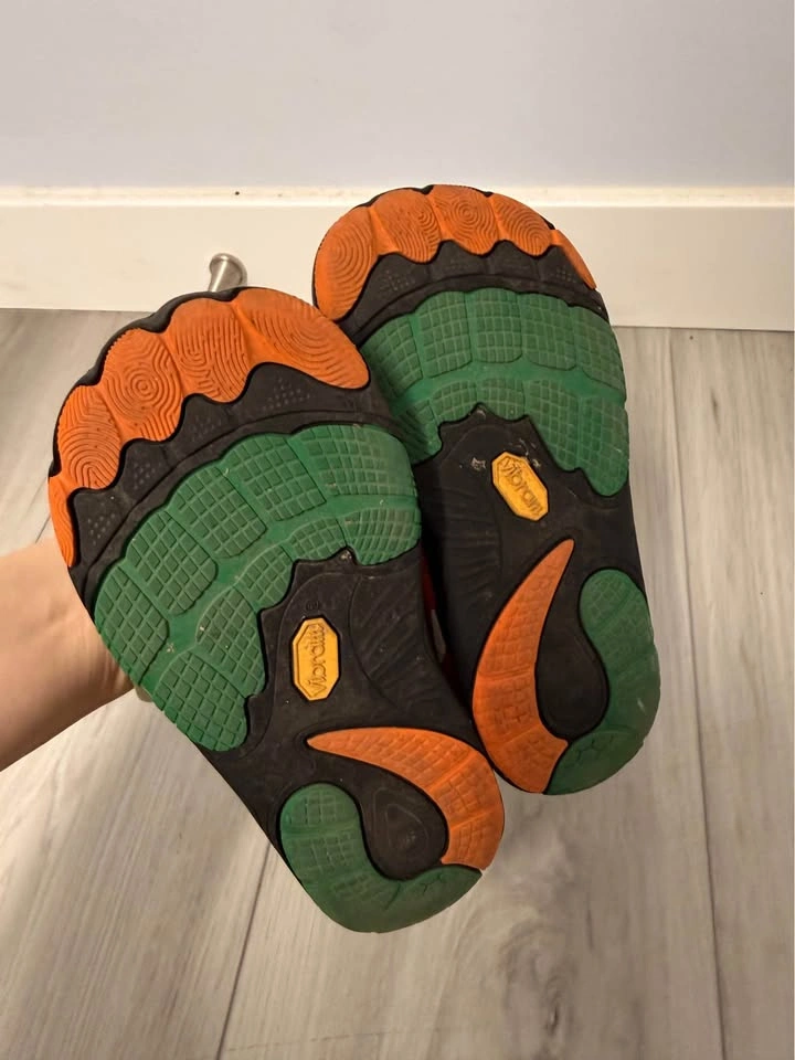 Taranis kids shoes size 9.5/9 - photo 4