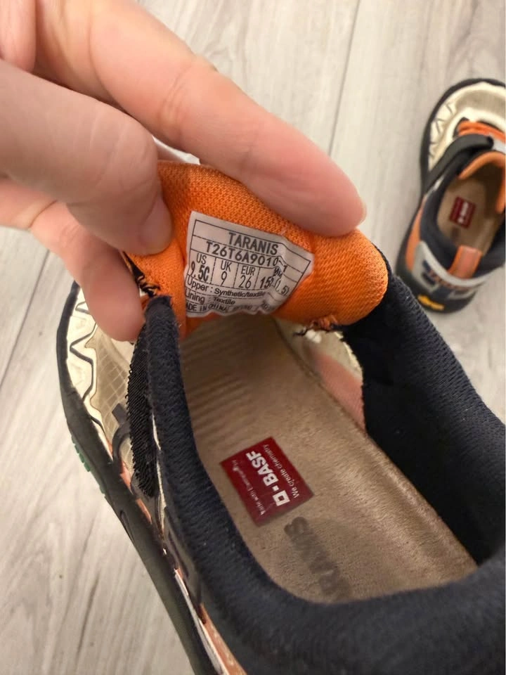 Taranis kids shoes size 9.5/9 - photo 5